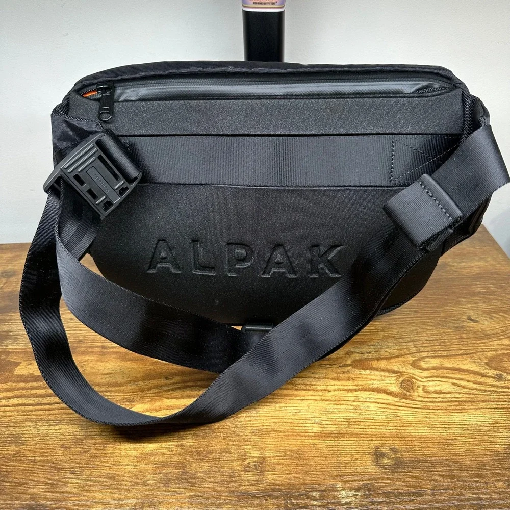 Alpaka Bravo X Sling V2 Jet Black Tech Crossbody Bag 6L Magnetic Buckle USB Port